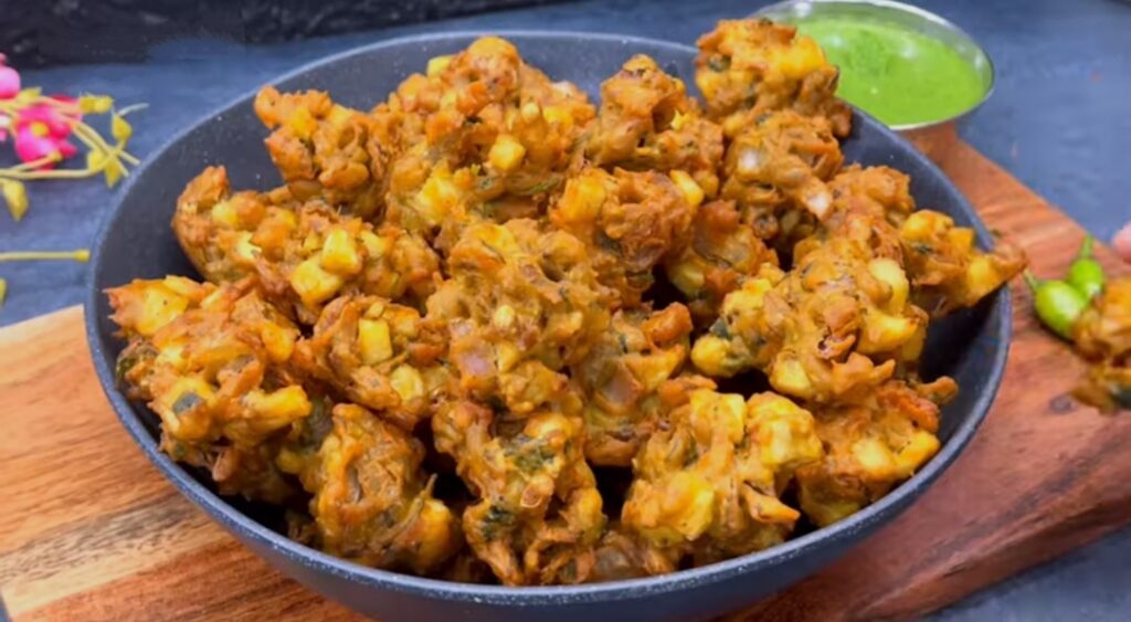 Aloo Payaz Pakoras Recipe